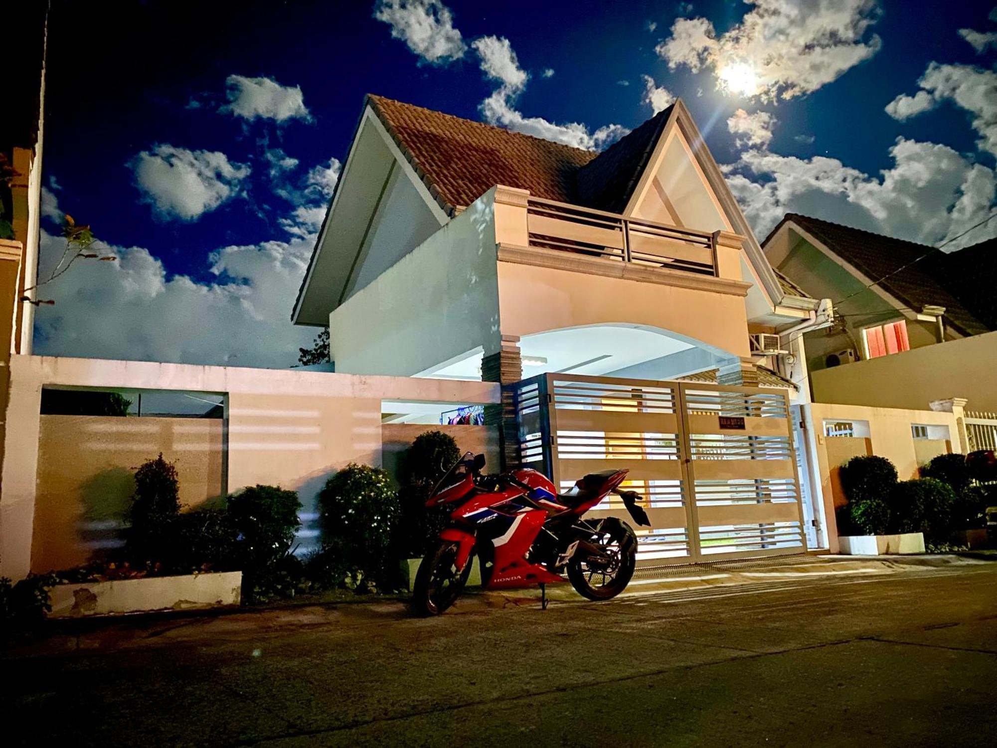 Hillary Timog Park Homes Angeles Ngoại thất bức ảnh